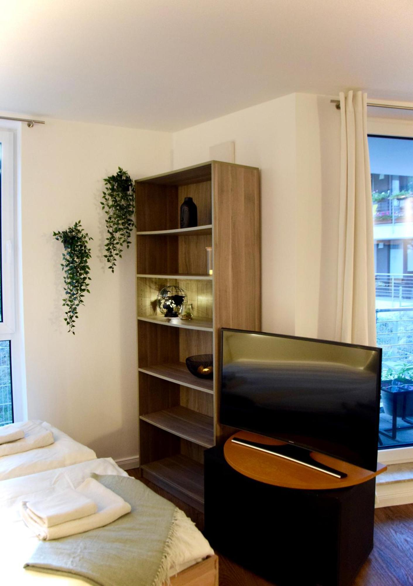 Stilvolle Wohnung Mit Balkon & Parkplatz Росток Екстер'єр фото