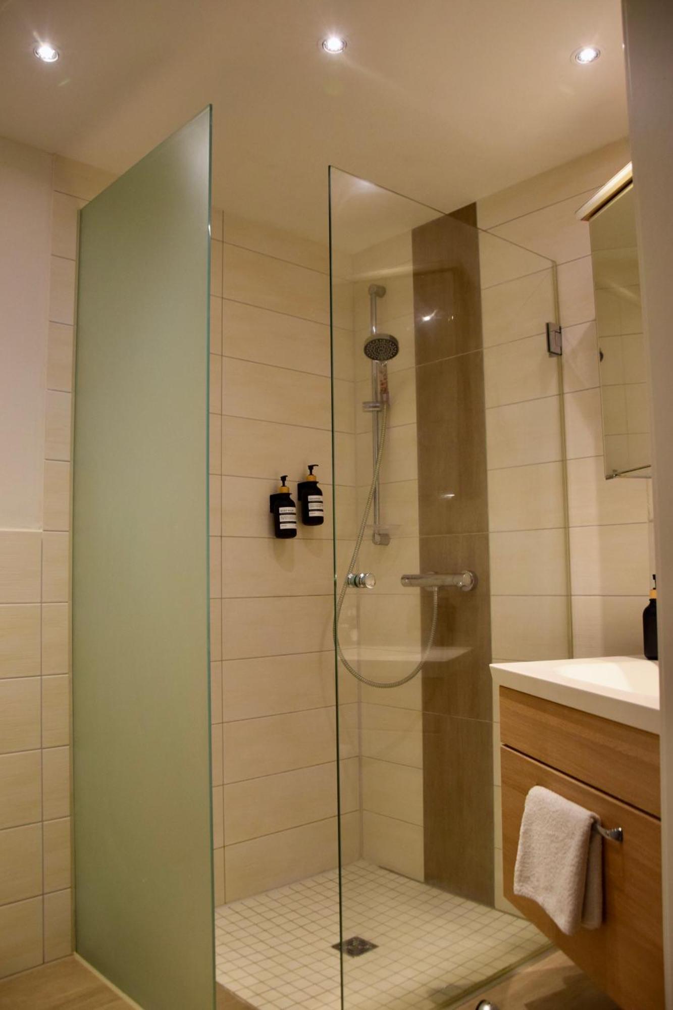 Stilvolle Wohnung Mit Balkon & Parkplatz Росток Екстер'єр фото